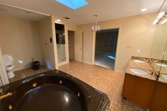 Before-Bathroom-Remodeler-in-Reston